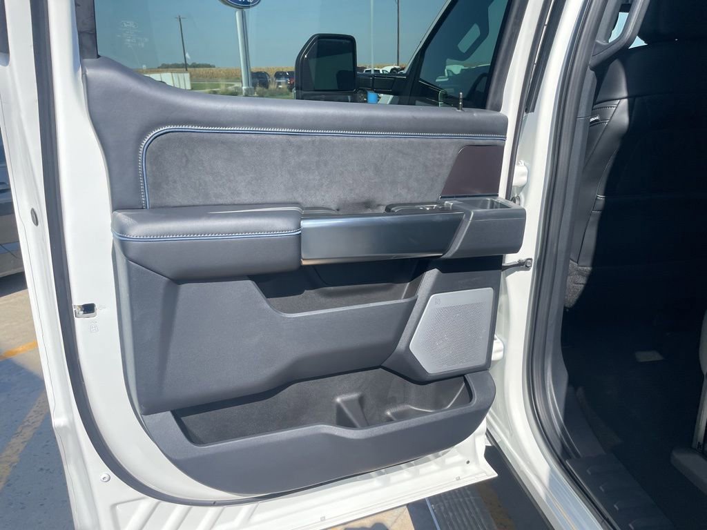 New 2026 Ford F350 Platinum w/ FX4 Off-Road Package image 23