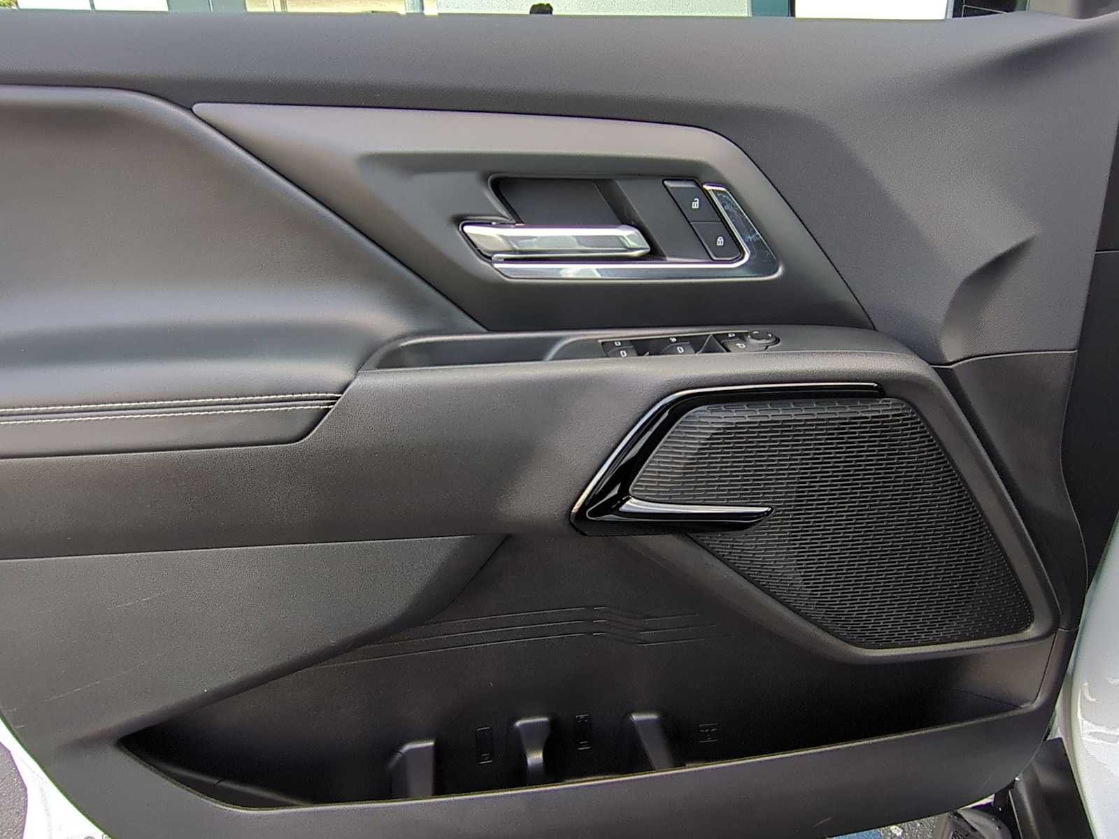 Used 2026 Chevrolet Silverado EV LT AWD/4WD image 10