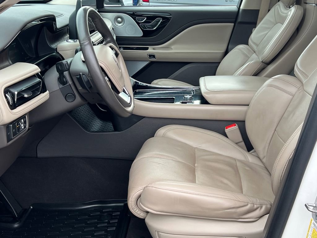 Used 2020 Lincoln Aviator Reserve w/ Equipment Group 201A image 7
