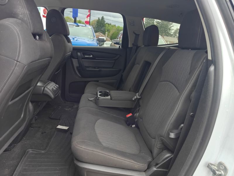 Used 2017 Chevrolet Traverse LT AWD/4WD image 10