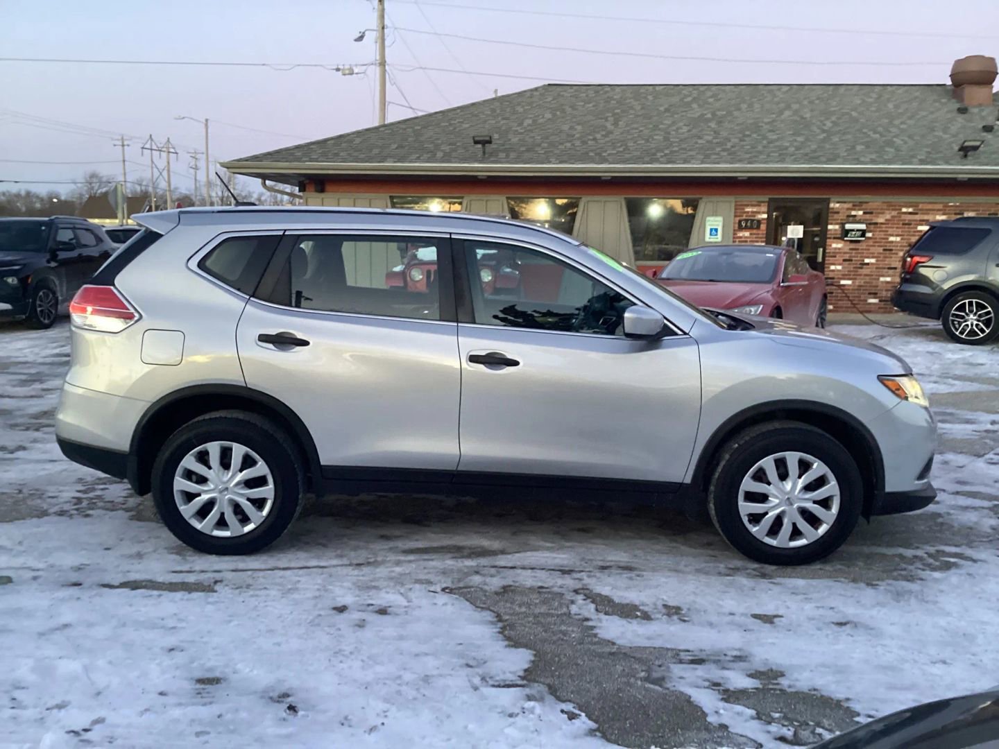 Used 2016 Nissan Rogue S image 12