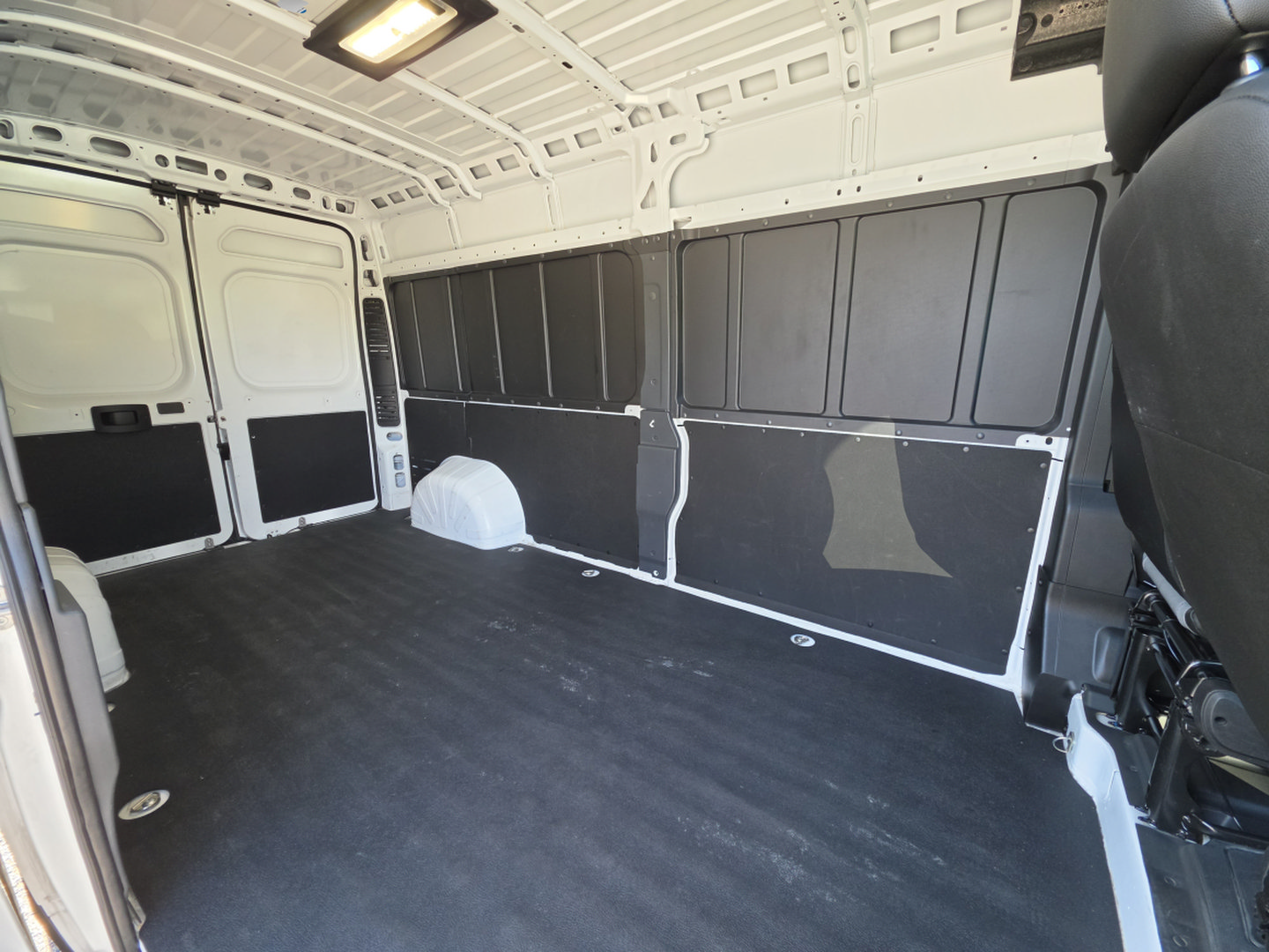 Used 2025 RAM ProMaster 2500 w/ Convenience Group FWD image 21