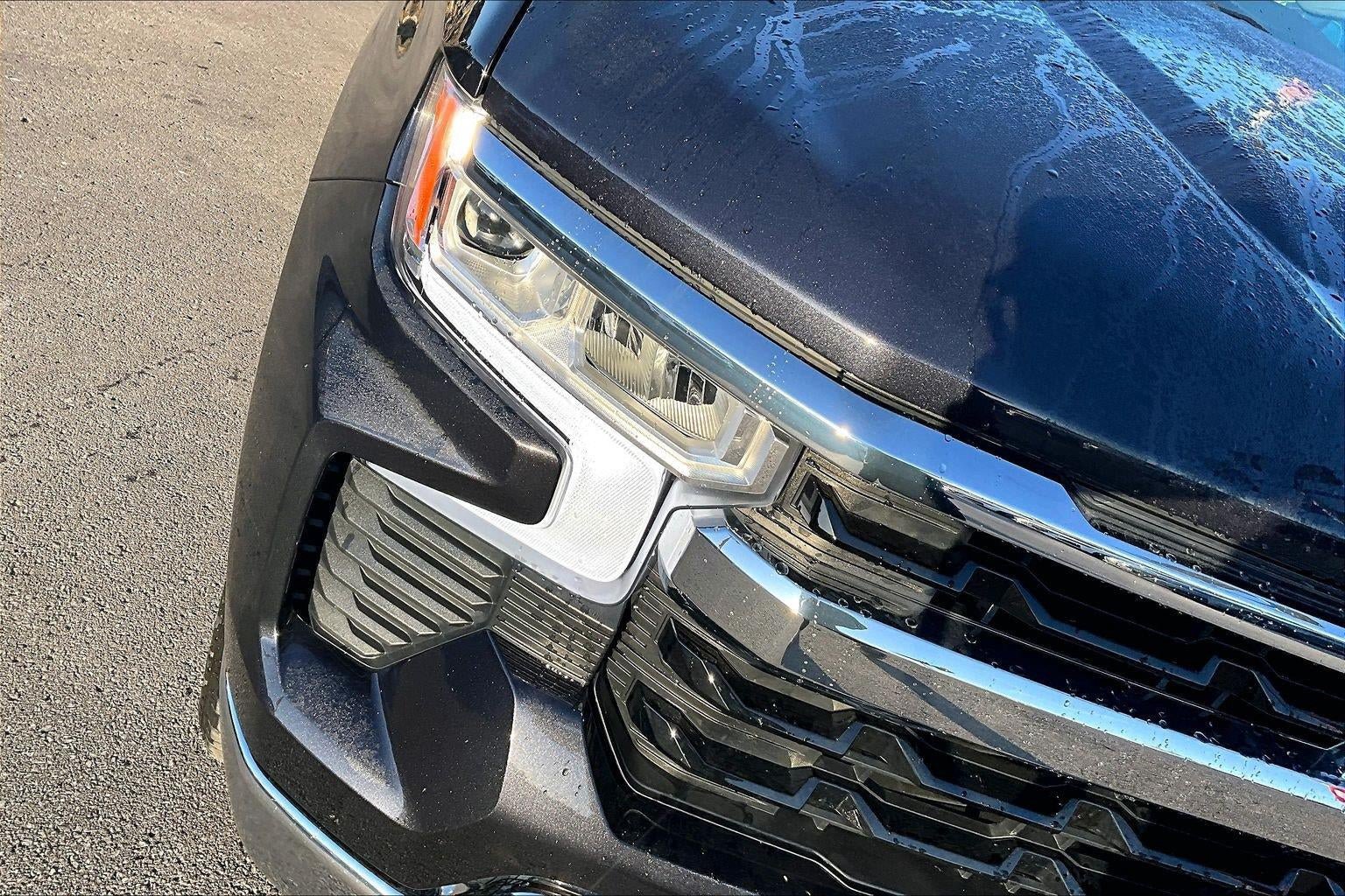 Used 2024 Chevrolet Silverado 1500 LT AWD/4WD image 24