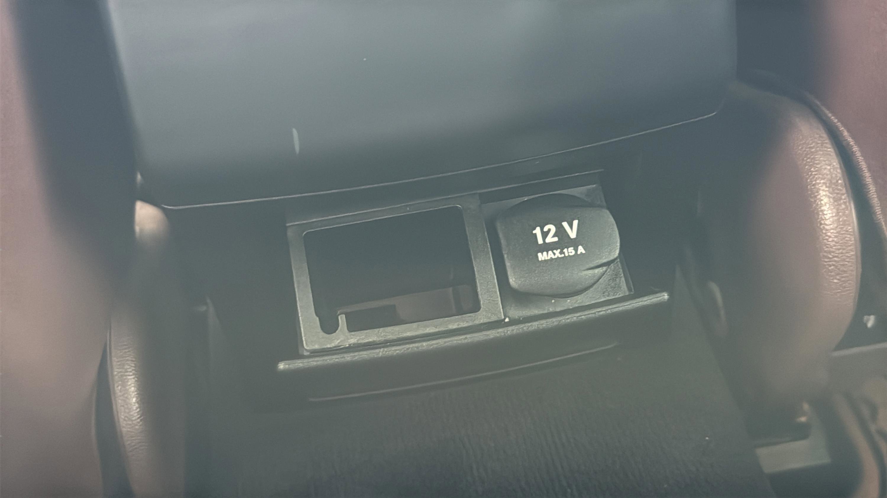 Used 2016 Mercedes-Benz E 350 Sedan image 32
