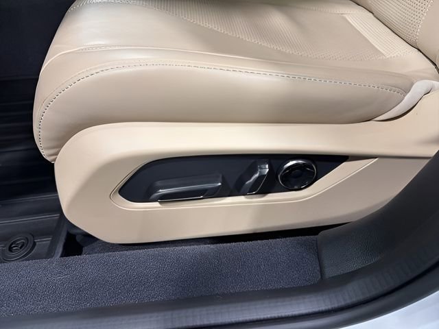 Used 2025 Acura TLX w/ Technology Package image 12