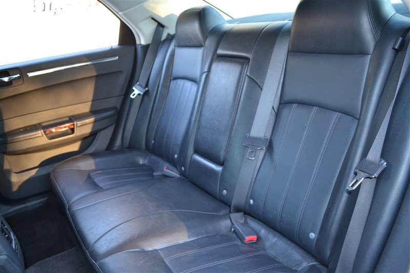 Used 2008 Chrysler 300 C image 28