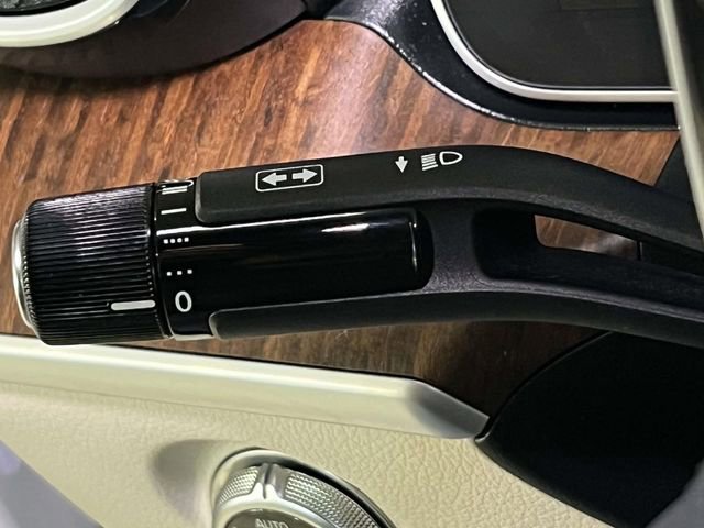 Used 2025 Mercedes-Benz C 300 Sedan image 40