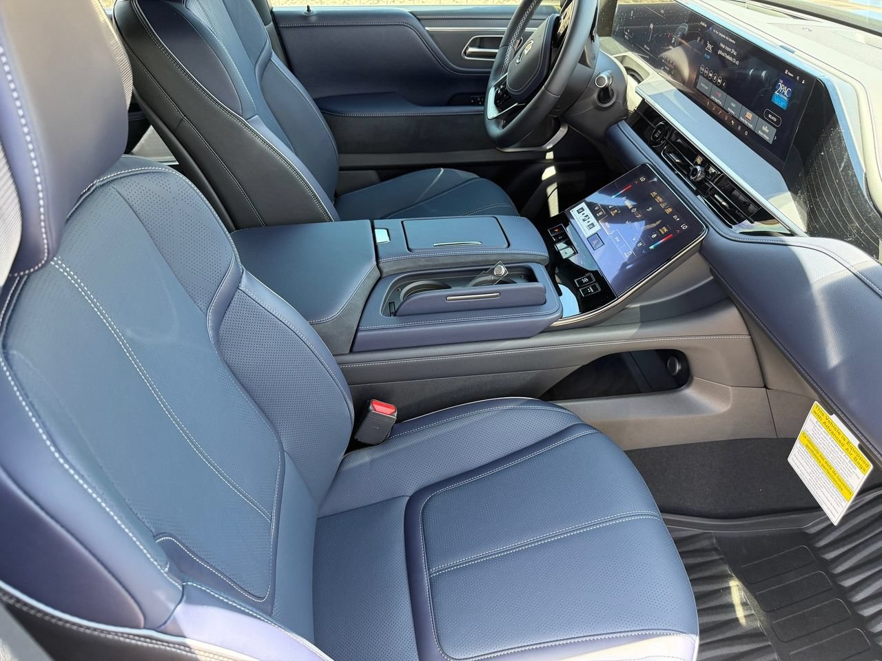New 2027 INFINITI QX80 Sensory AWD/4WD image 8