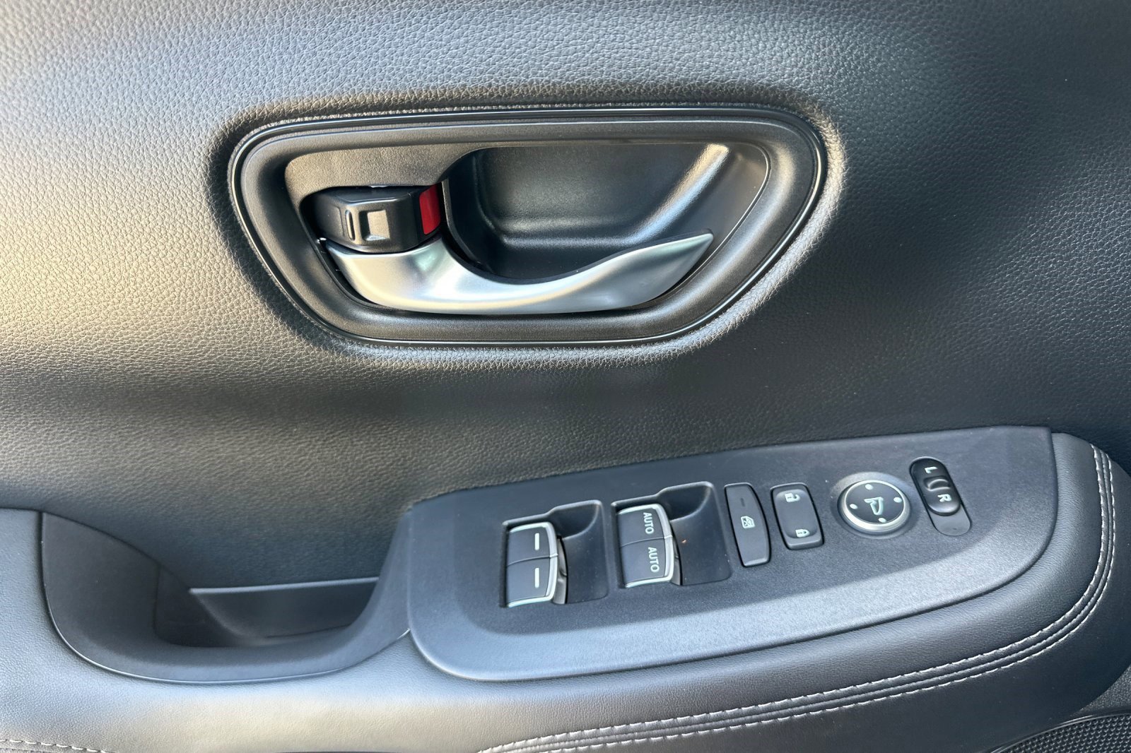 New 2027 Honda HR-V EX-L image 27