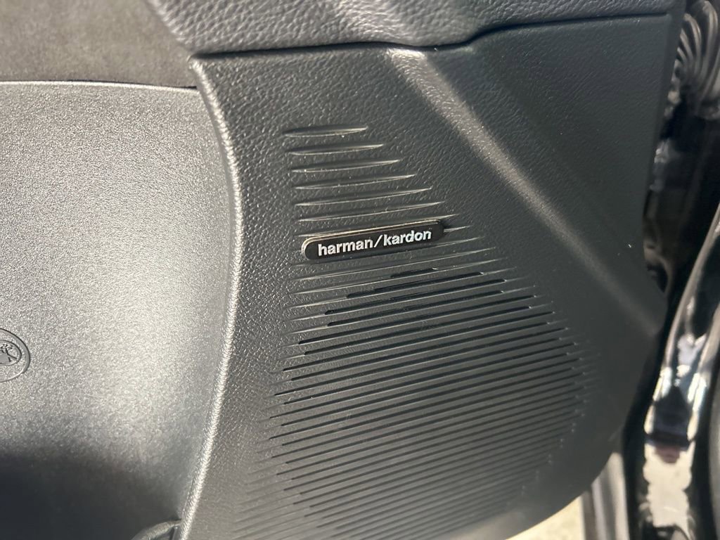 Used 2015 Dodge Challenger SRT Hellcat image 36