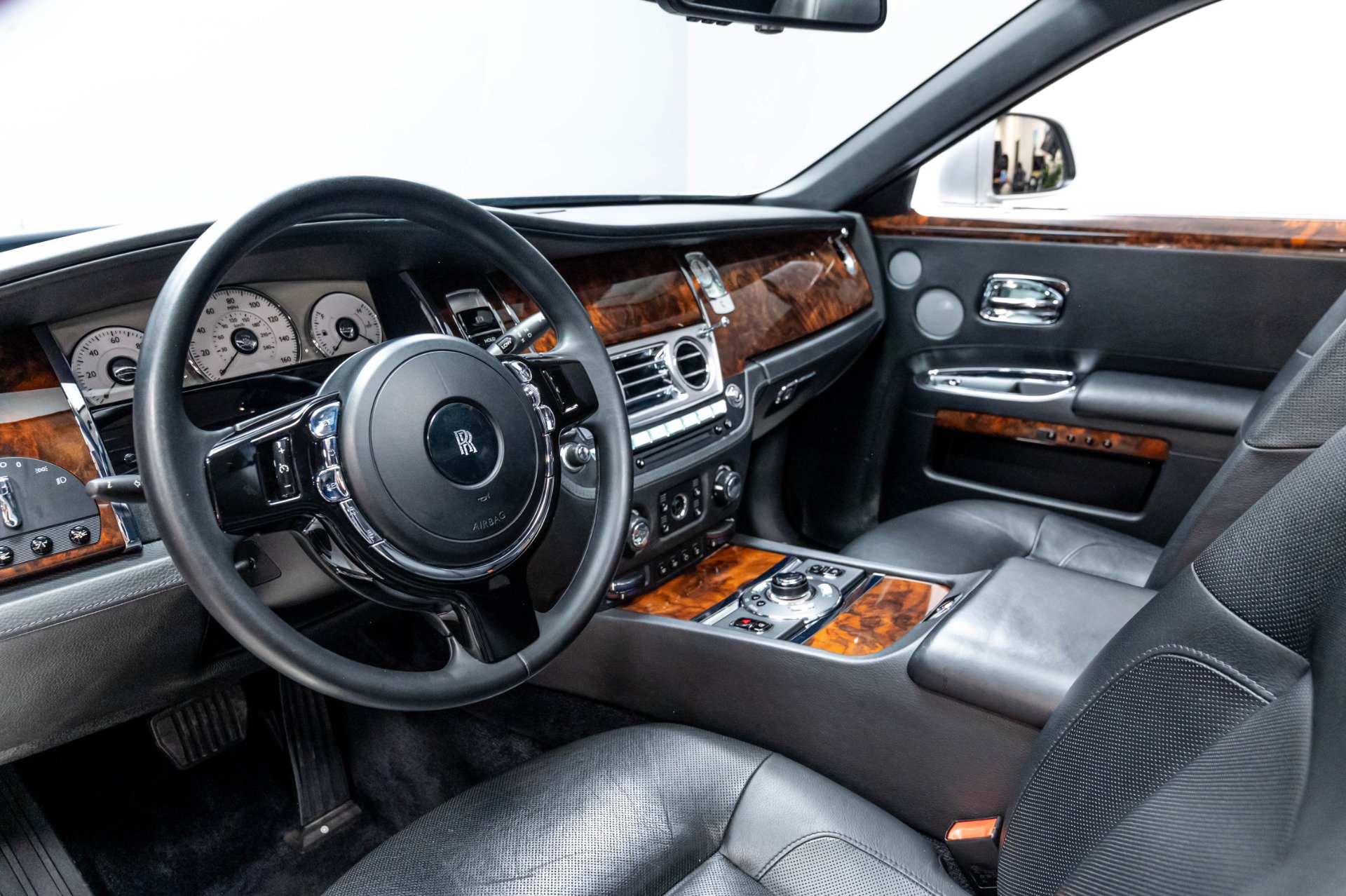 Used 2012 Rolls-Royce Ghost RWD image 11
