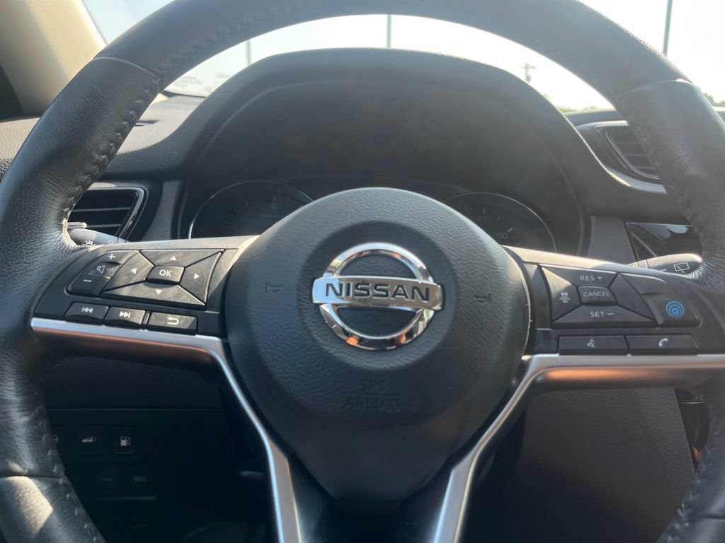 Used 2019 Nissan Rogue SV w/ Premium Package FWD image 42