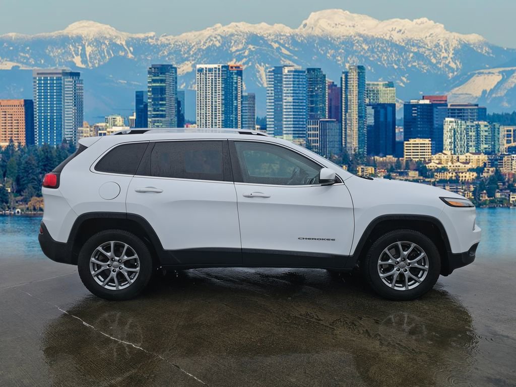 Used 2018 Jeep Cherokee Latitude Plus w/ Cold Weather Group image 9