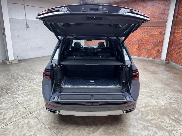 Used 2026 BMW X7 xDrive40i AWD/4WD image 27