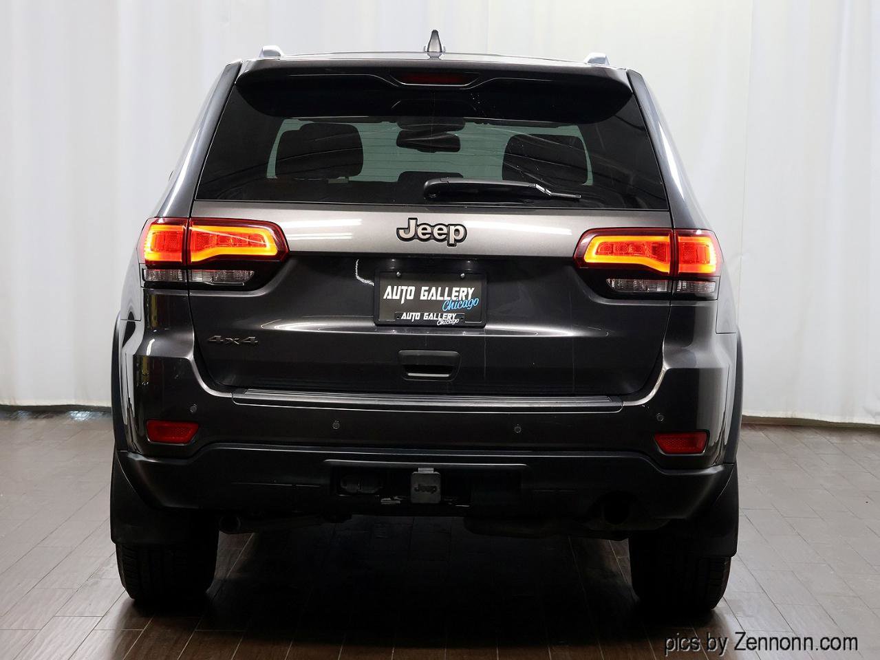 Used 2016 Jeep Grand Cherokee Laredo 75th Anniversary AWD/4WD image 7