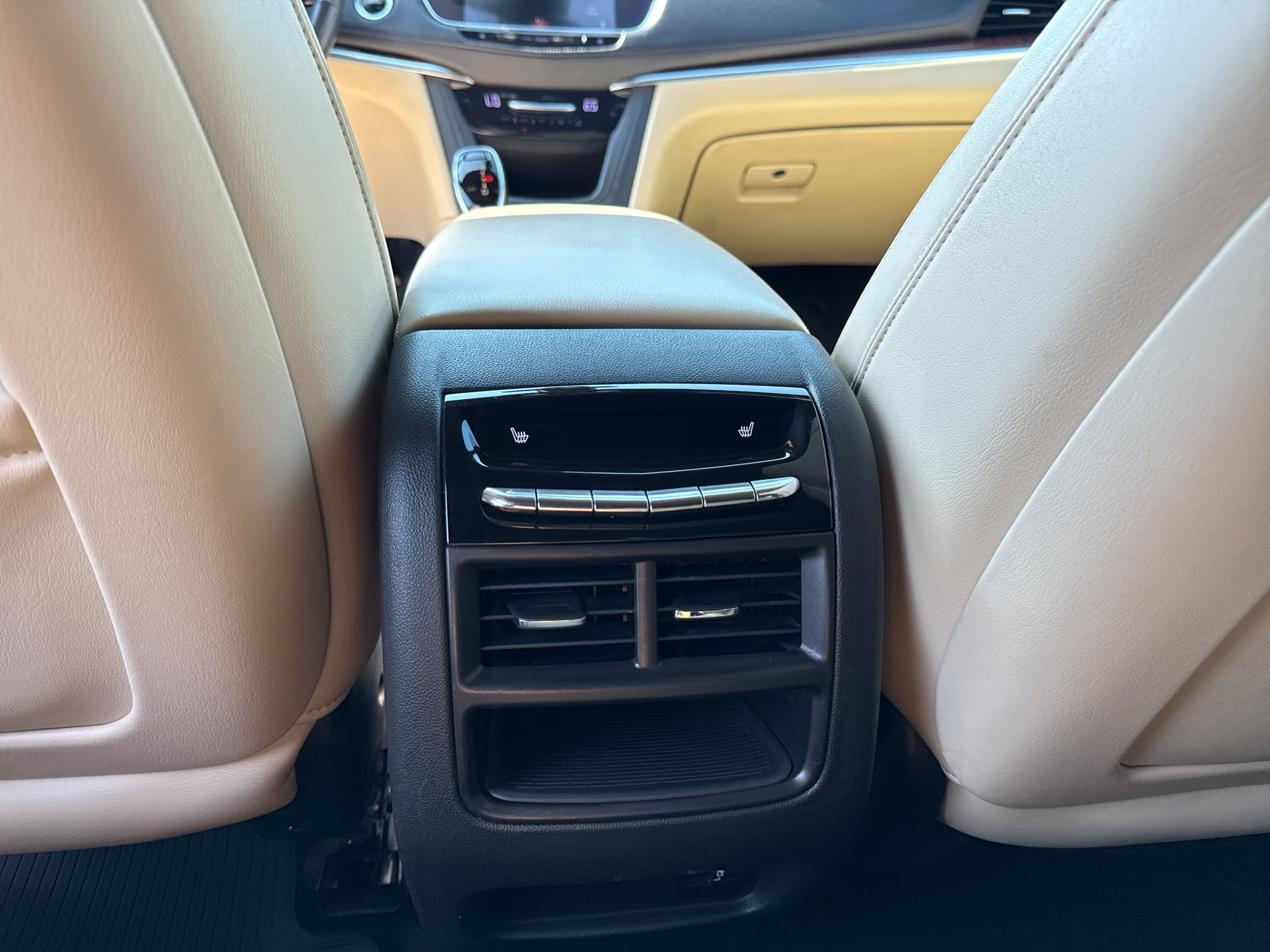 Used 2018 Cadillac XT5 Premium Luxury FWD image 14