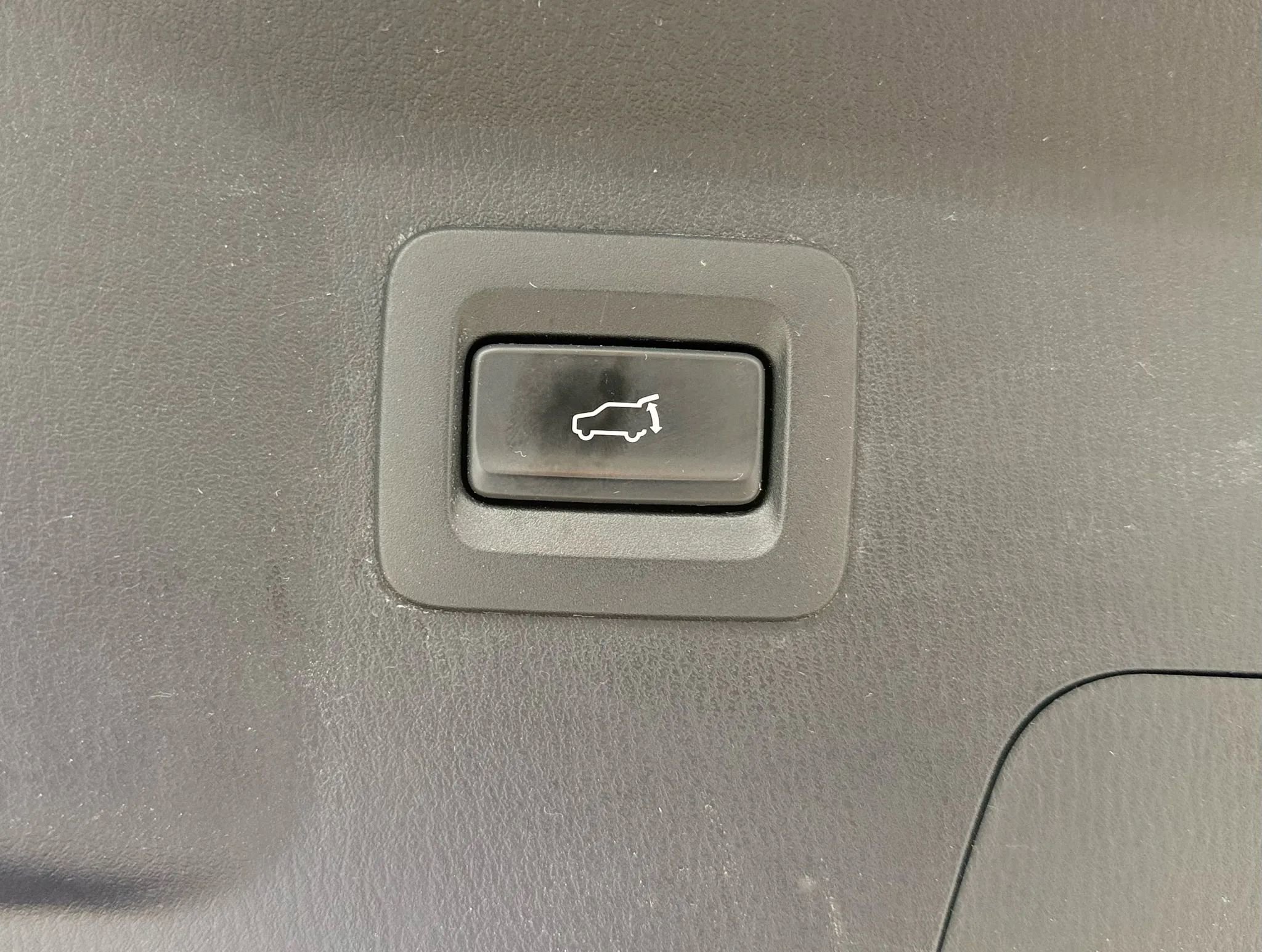 Used 2018 MAZDA CX-9 Touring image 45