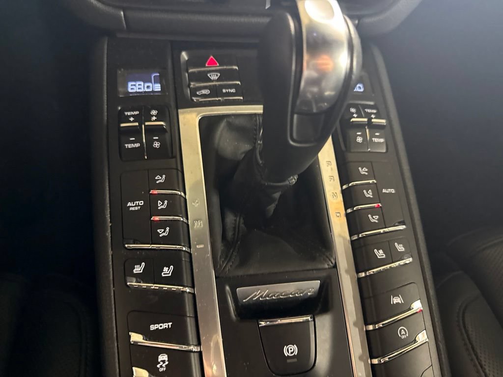 Used 2021 Porsche Macan AWD/4WD image 16