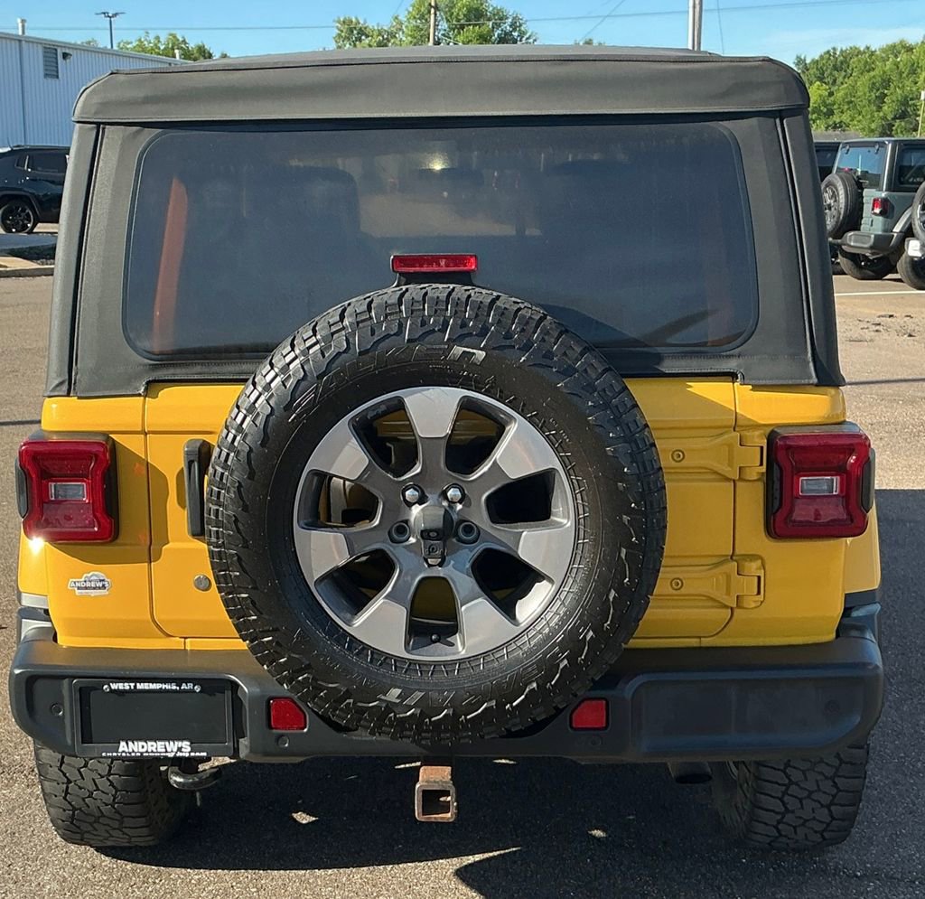 Used 2018 Jeep Wrangler Unlimited Sahara AWD/4WD image 13