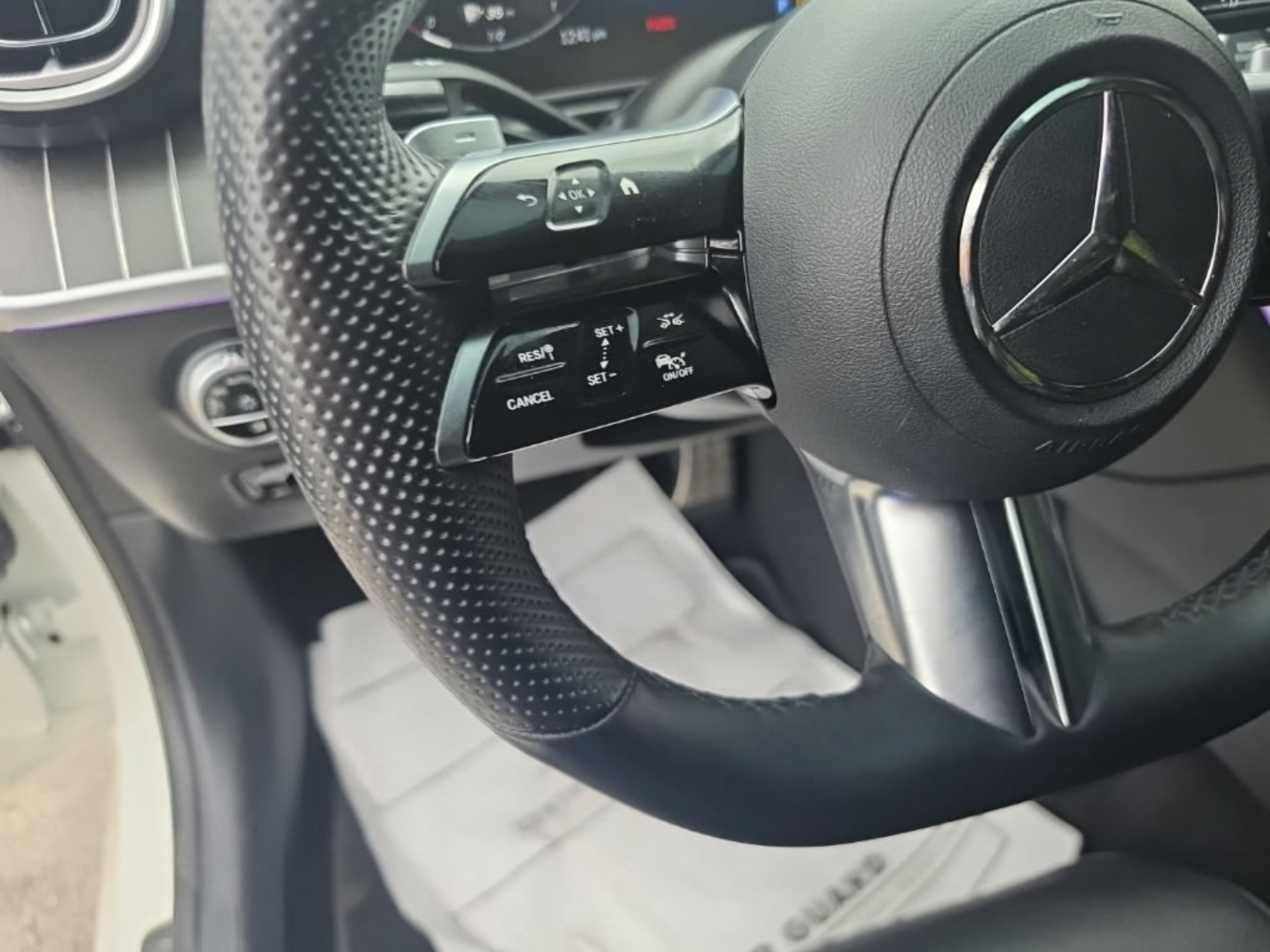 Used 2022 Mercedes-Benz C 300 4MATIC Sedan w/ Pinnacle Trim Package image 20
