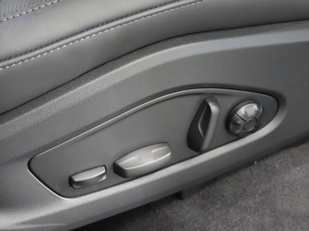 New 2026 Porsche Macan 4 Electric AWD/4WD image 41