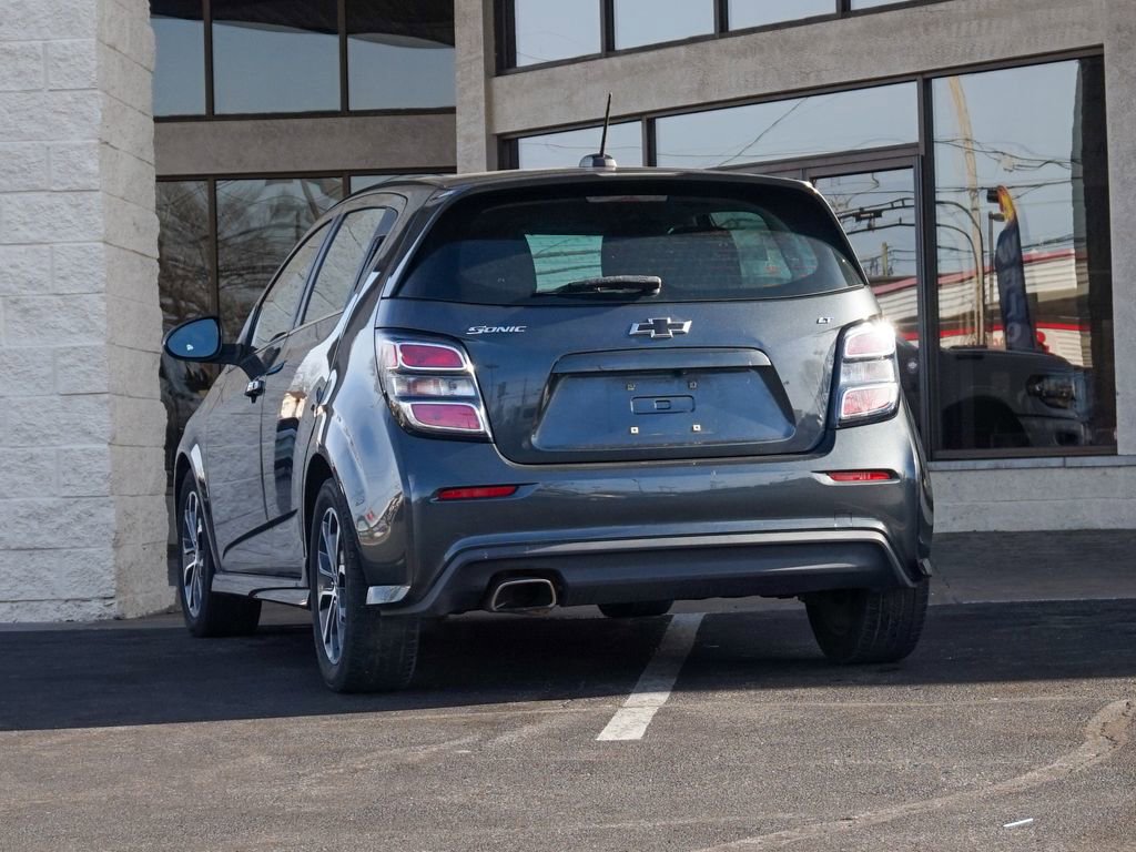 Used 2018 Chevrolet Sonic LT w/ Convenience Package FWD image 4