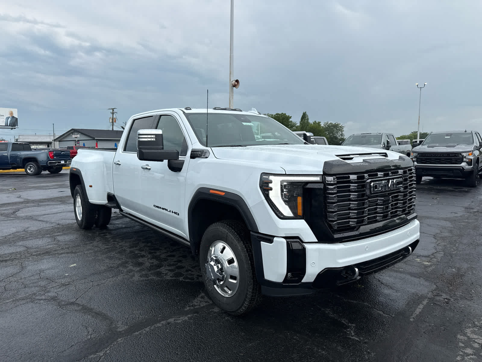 New 2026 GMC Sierra 3500 Denali Ultimate w/ LPO, Black Badging Package AWD/4WD image 7