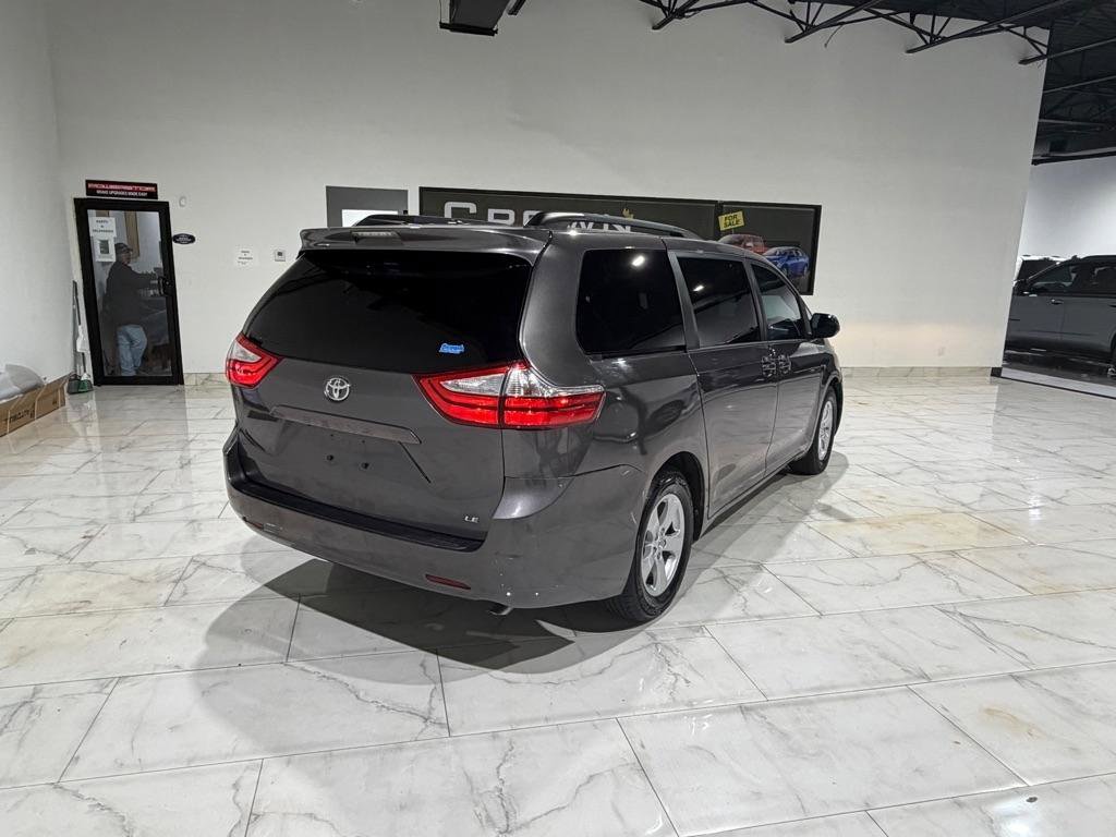 Used 2015 Toyota Sienna LE FWD image 11