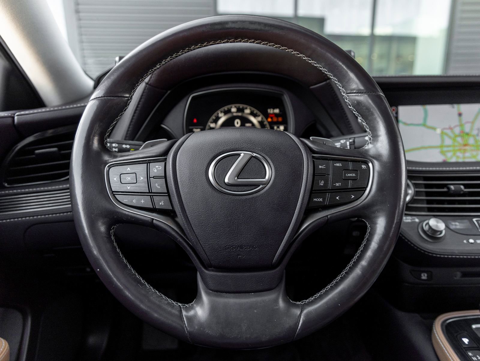 Used 2019 Lexus LS 500 w/ Accessory Package (Z2) image 24