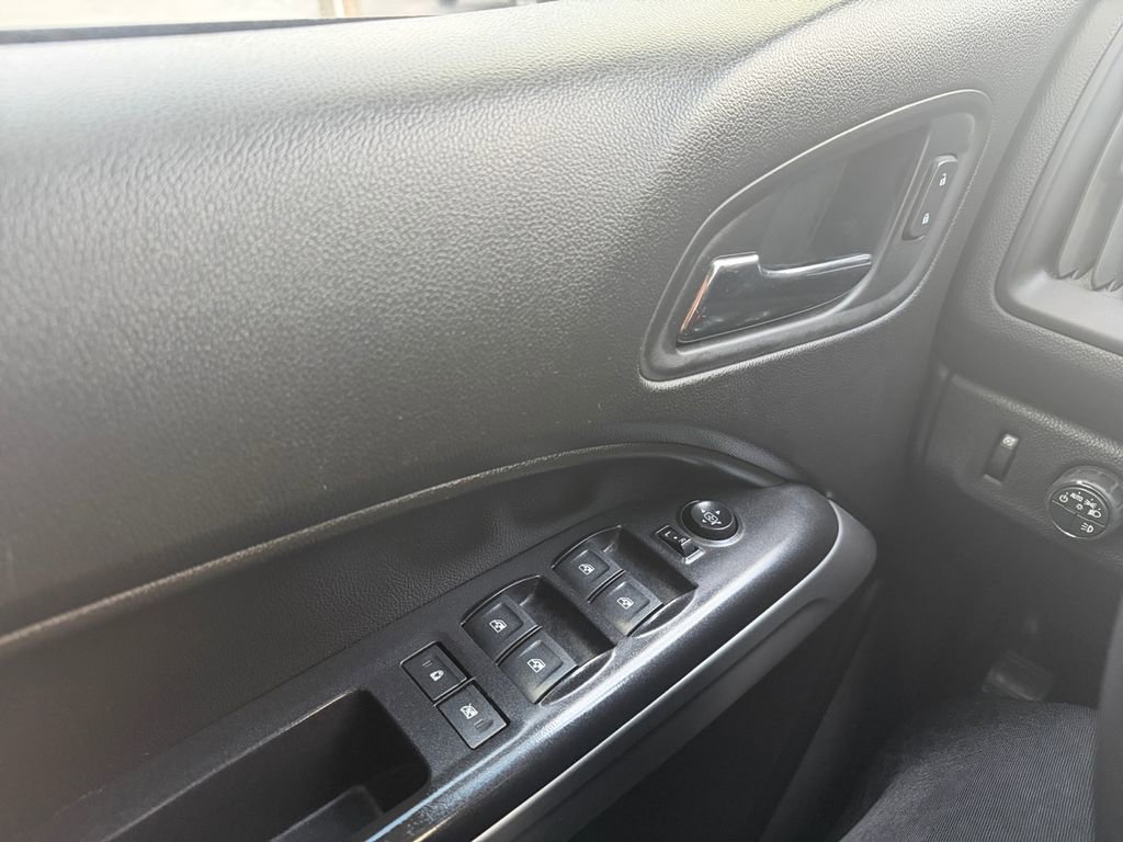 Used 2017 Chevrolet Colorado ZR2 image 37
