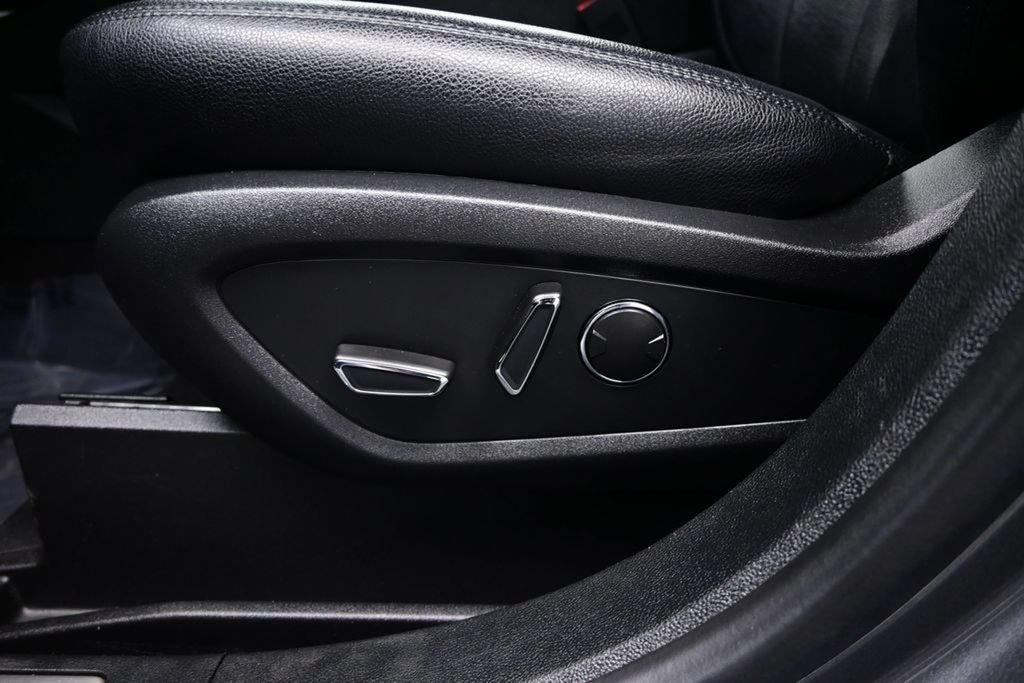 Used 2023 Lincoln Nautilus FWD w/ Premium Package image 14