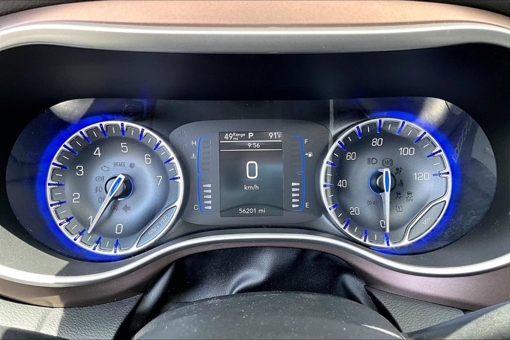Used 2023 Chrysler Voyager LX FWD image 10