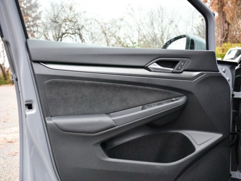 New 2026 Volkswagen GTI SE FWD image 11