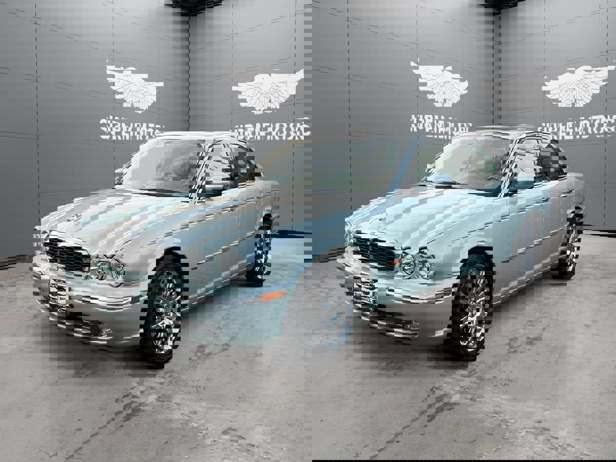 Used 2004 Jaguar XJ8 image 7