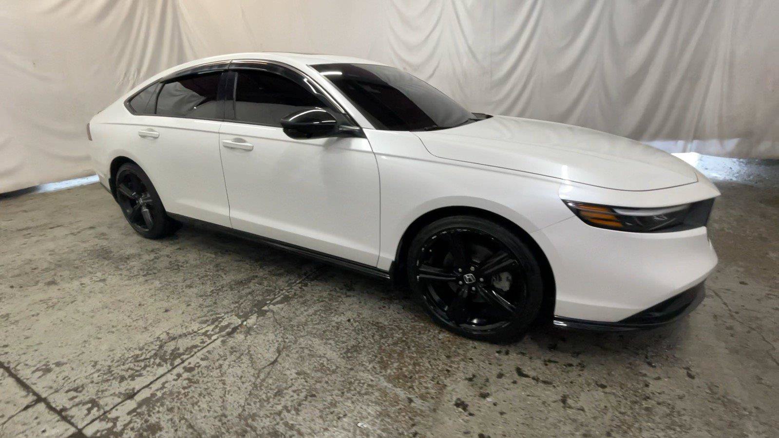 Used 2023 Honda Accord Sport image 3