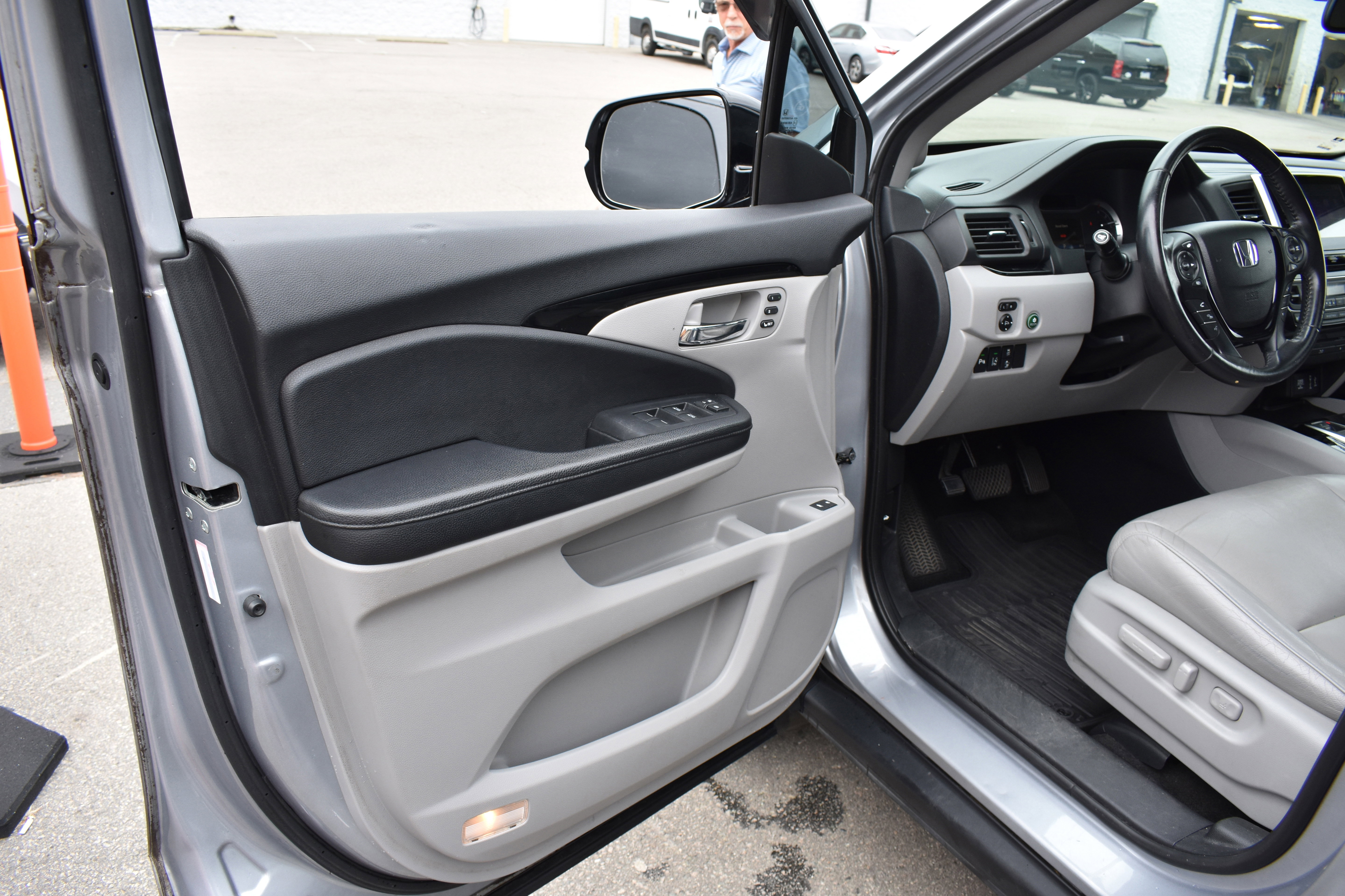 Certified 2018 Honda Pilot Touring image 26