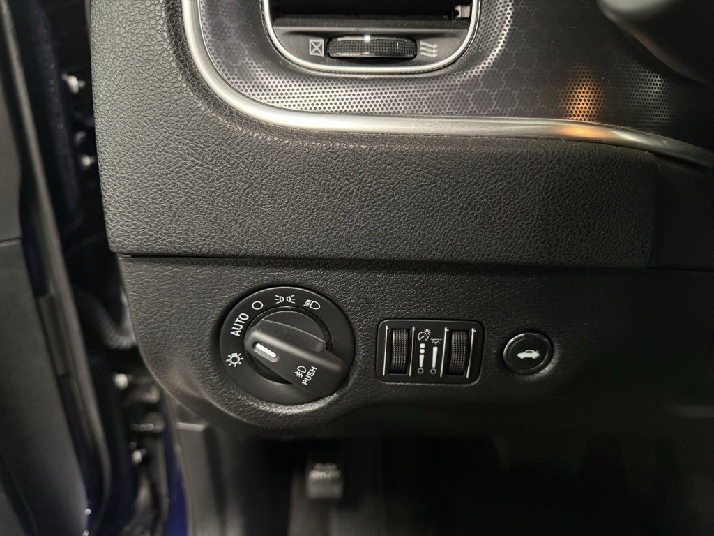 Used 2016 Dodge Charger SXT w/ Rallye Group image 10