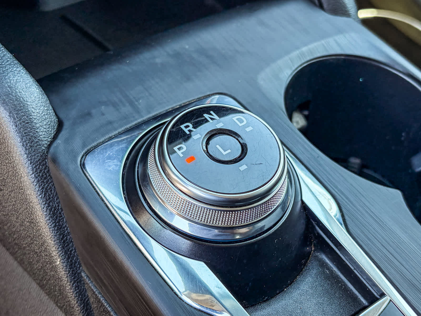 Used 2020 Ford Escape SE image 18