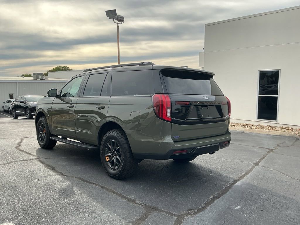Used 2025 Ford Expedition Tremor image 3