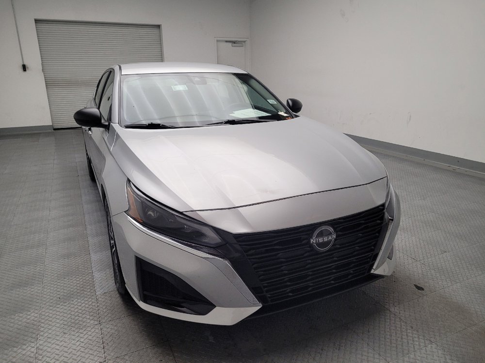 Used 2024 Nissan Altima 2.5 SV image 14