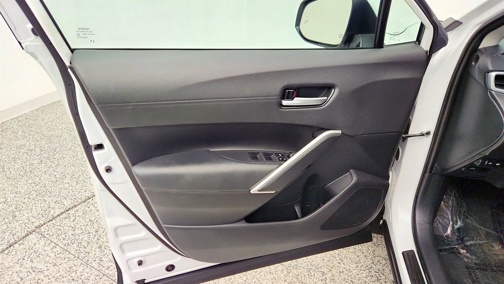 Used 2024 Toyota Corolla Cross XLE w/ Convenience Package image 11