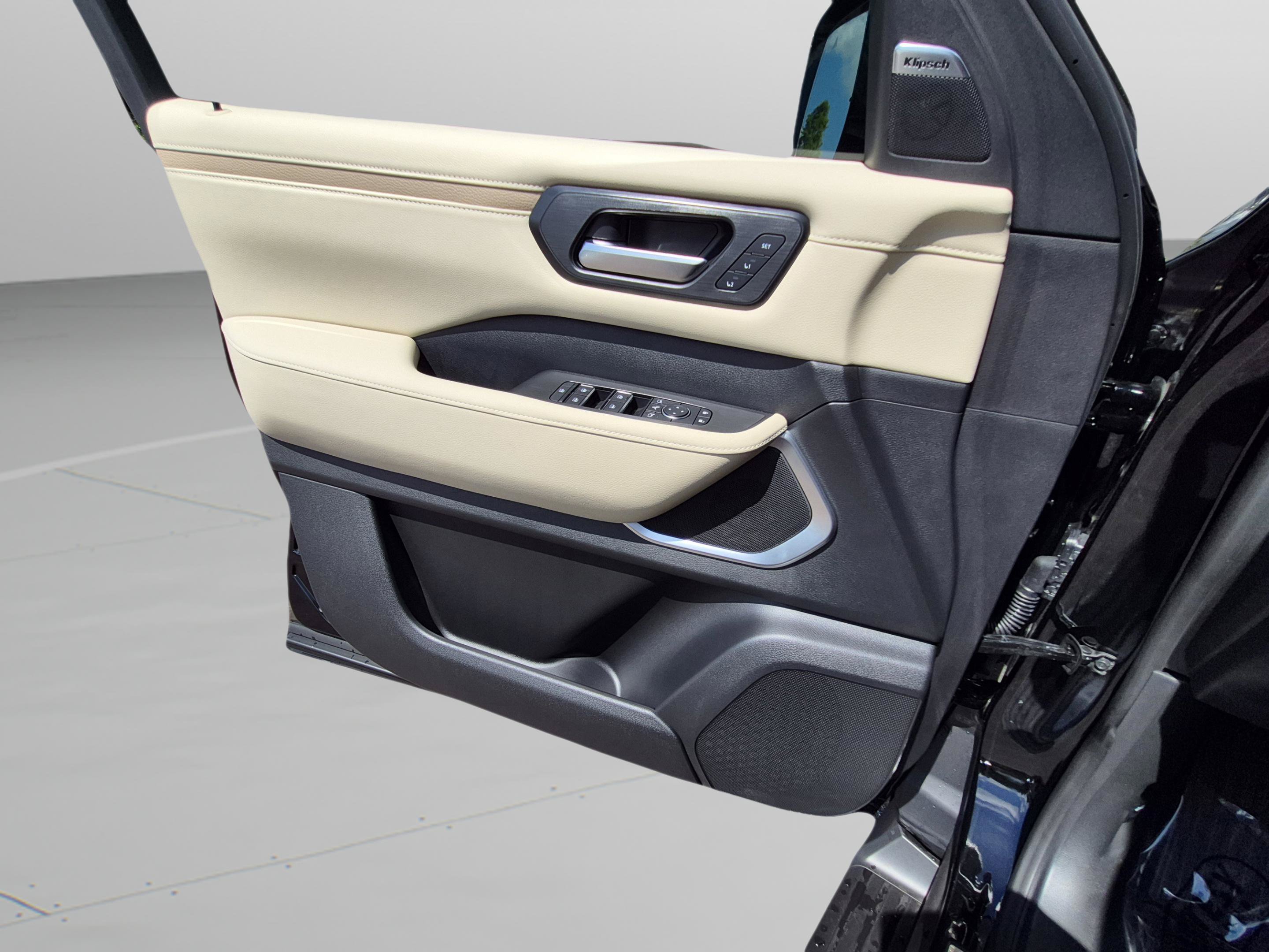 New 2026 Nissan Armada Platinum RWD image 25