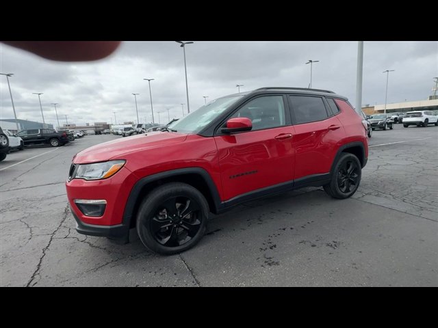 Used 2019 Jeep Compass Latitude image 4