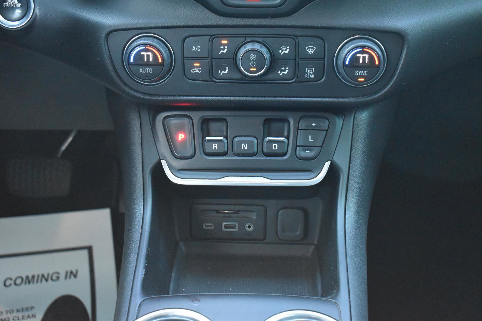 Used 2020 GMC Terrain SLT image 25