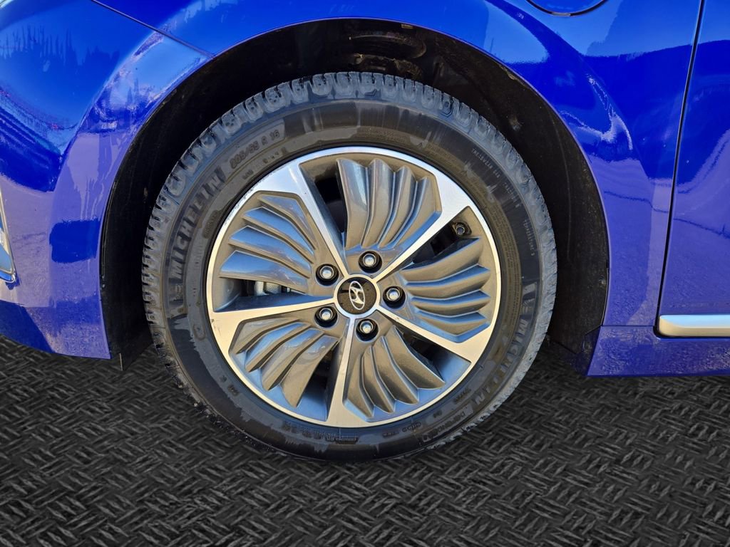 Used 2022 Hyundai Ioniq SE image 11