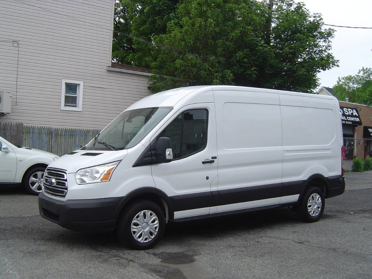 Used 2019 Ford Transit 250 148 Medium Roof w/ Interior Upgrade Package image 7