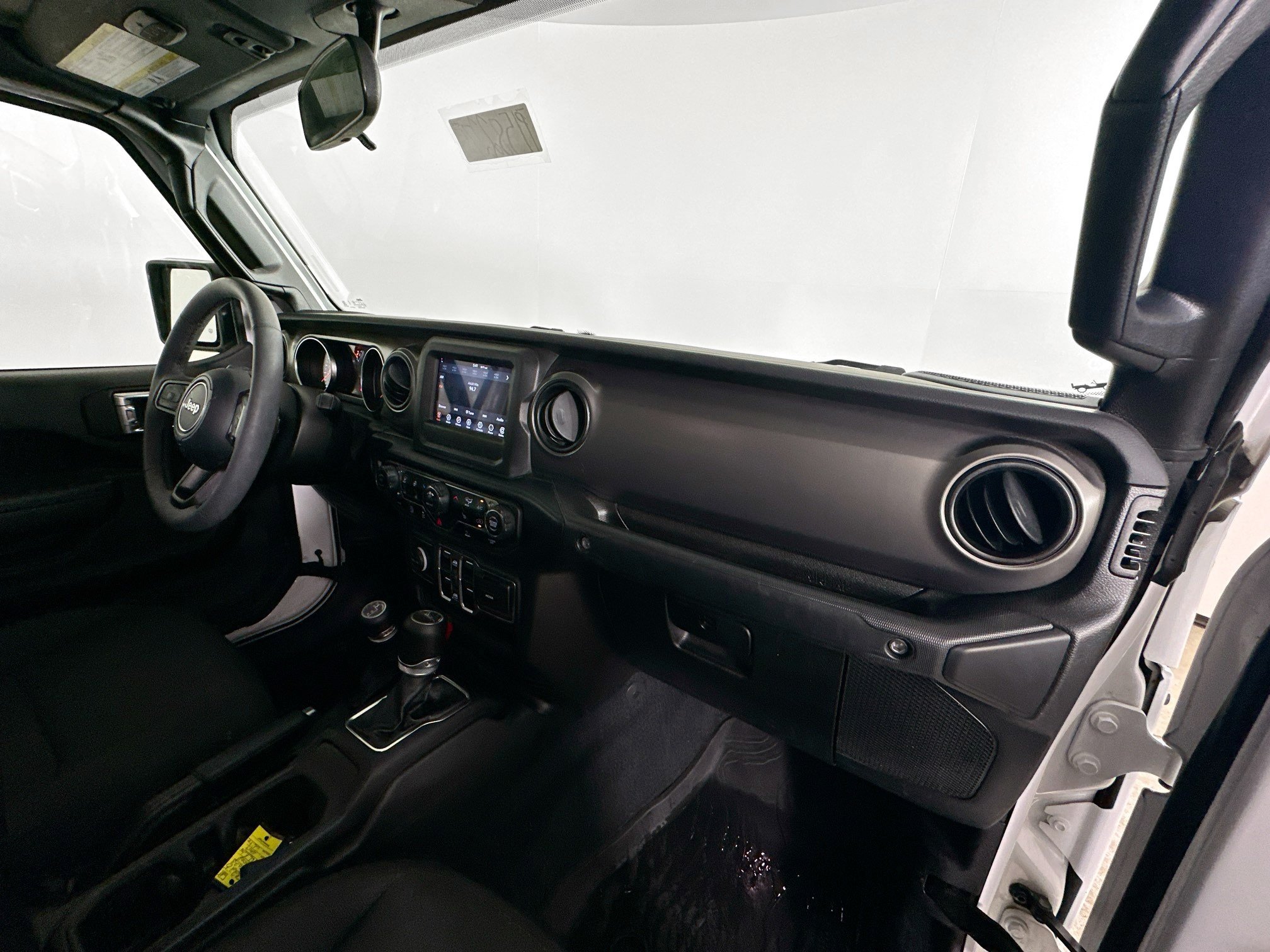Used 2023 Jeep Gladiator Sport AWD/4WD image 33