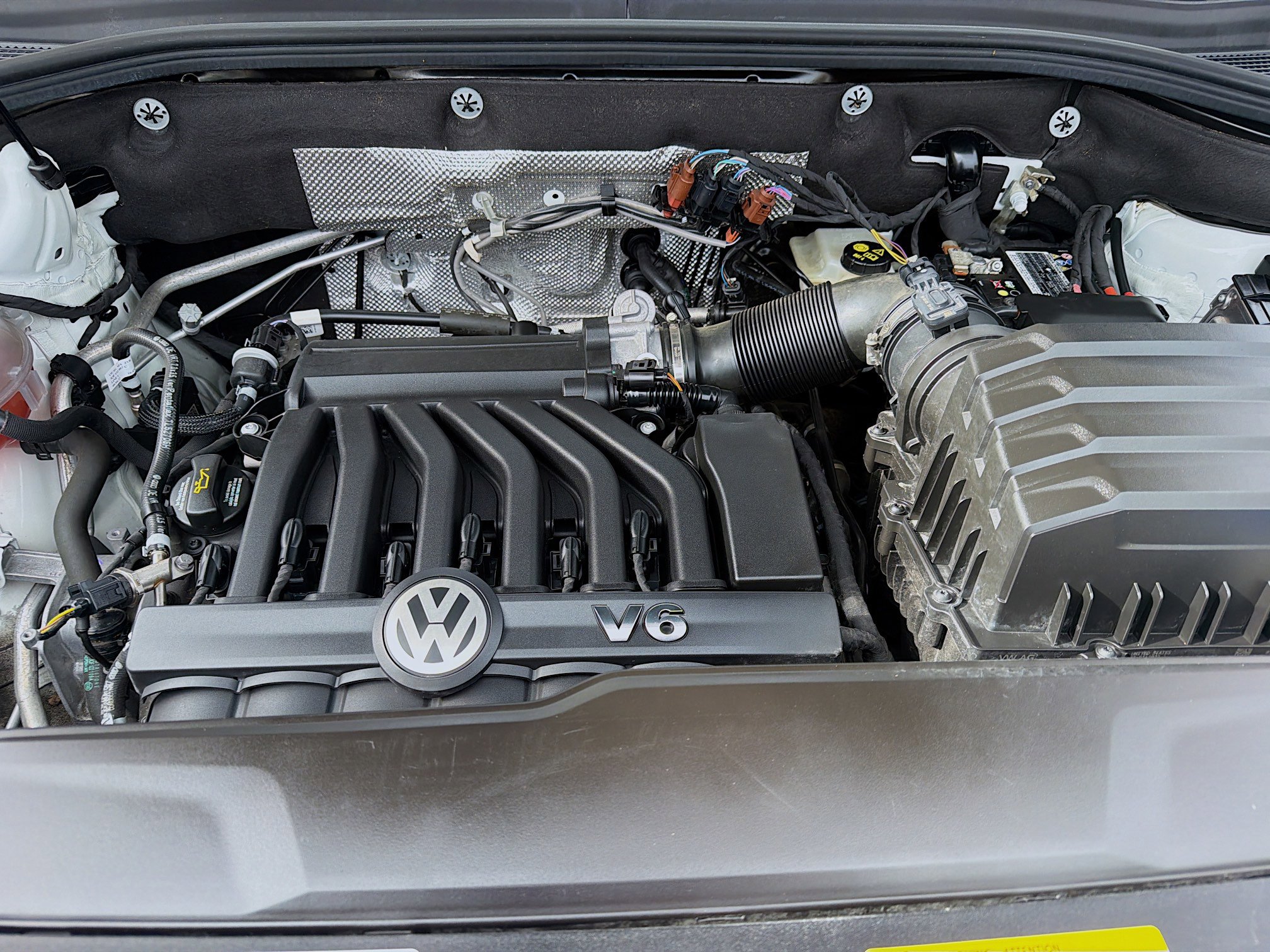 Certified 2022 Volkswagen Atlas Cross Sport SE image 35