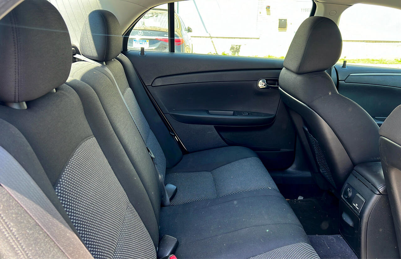 Used 2011 Chevrolet Malibu LT w/ Power Convenience Package image 12