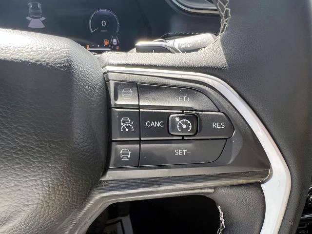 Used 2023 Jeep Grand Cherokee Altitude image 26